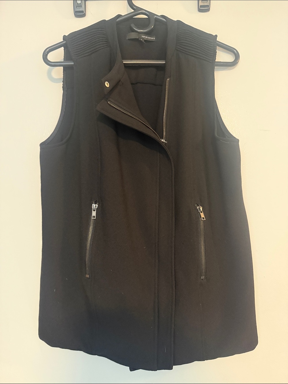 Harve Benard Black Sleeveless Zip Vest with Ribbed Shoulder Panels